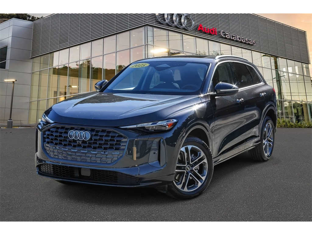 2025 Audi New Q5 Premium's photo