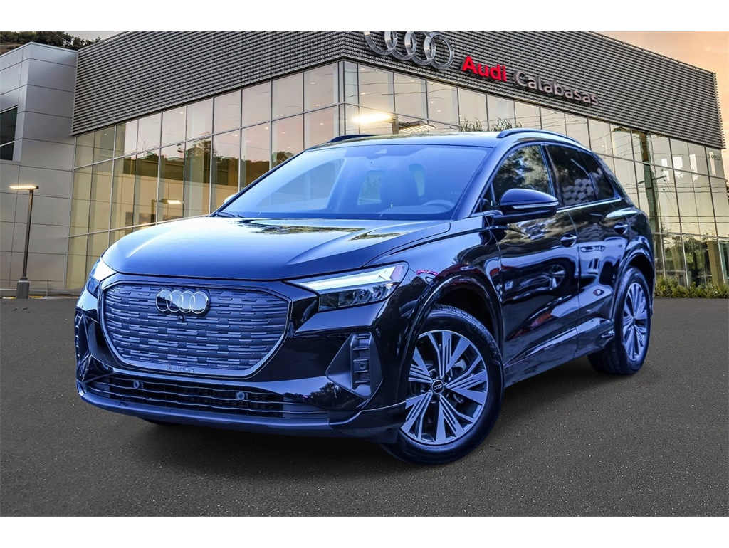 2025 Audi Q4 e-tron Premium's photo