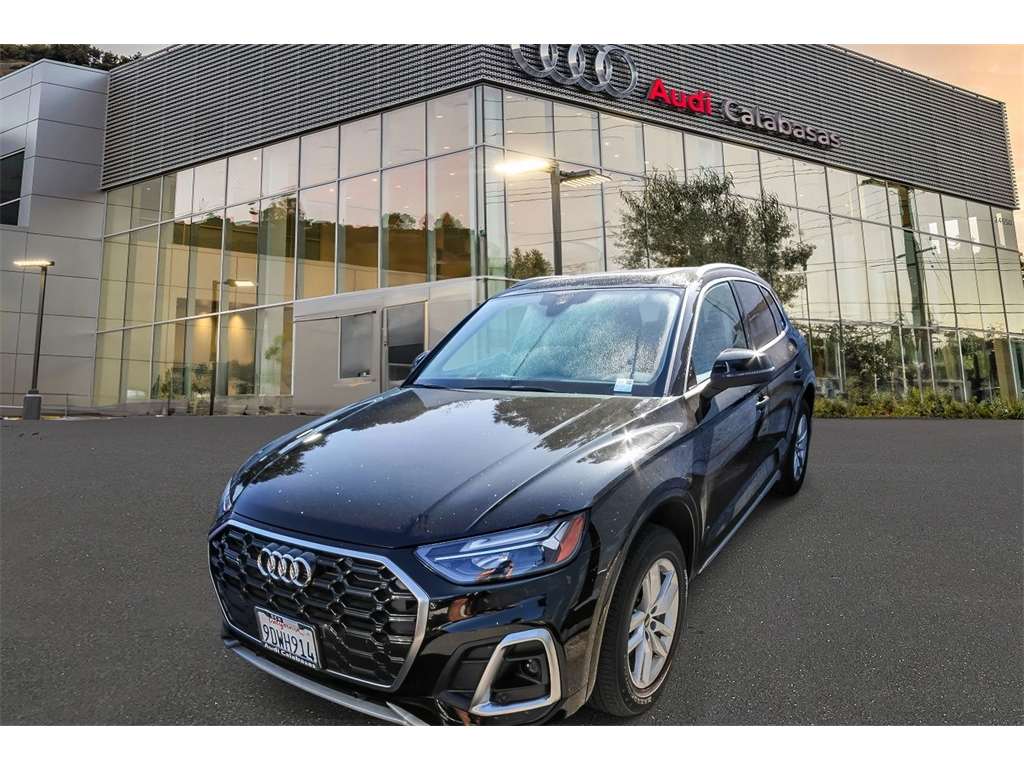 2023 Audi Q5 Premium's photo