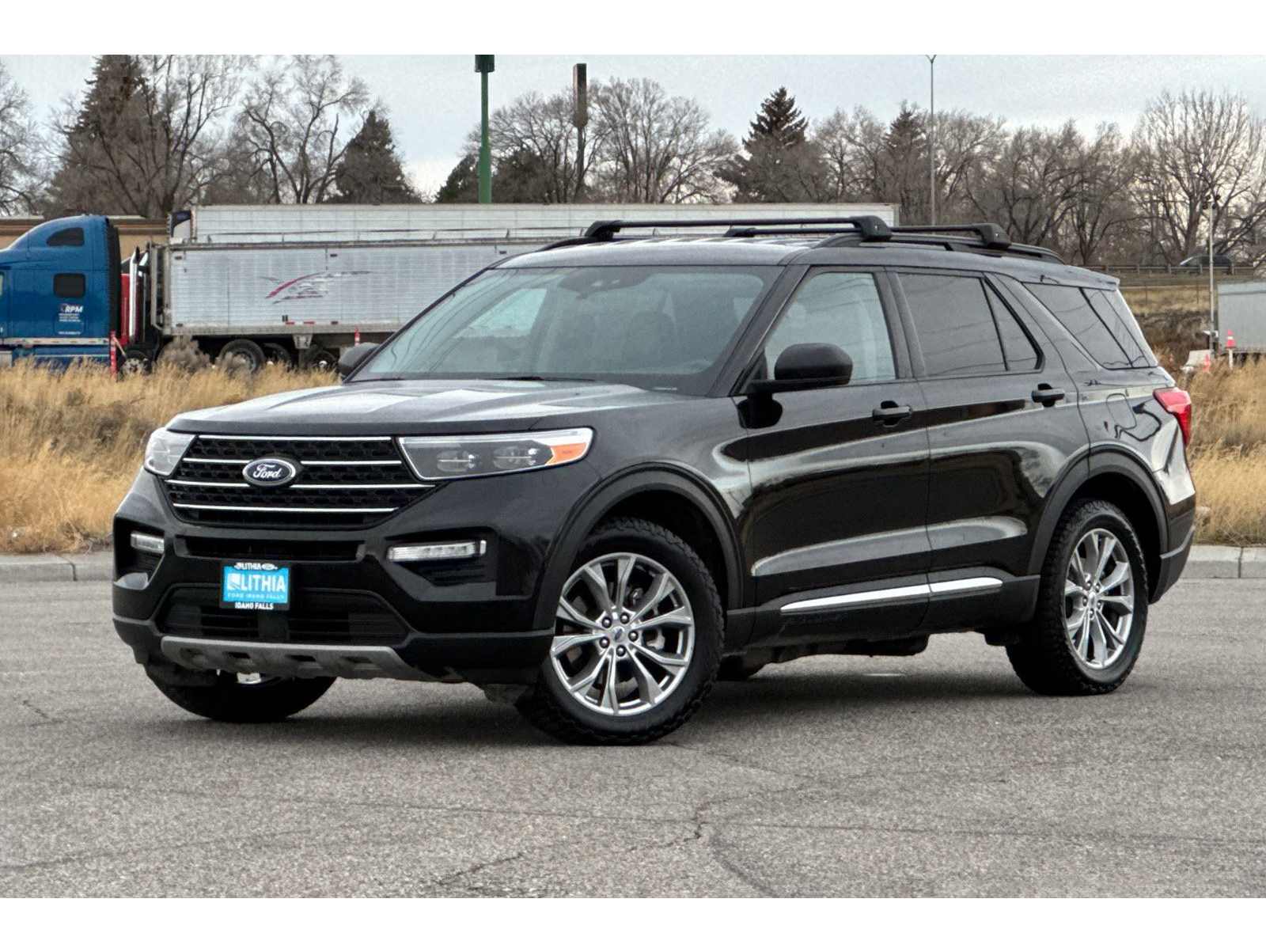 2023 Ford Explorer XLT's photo