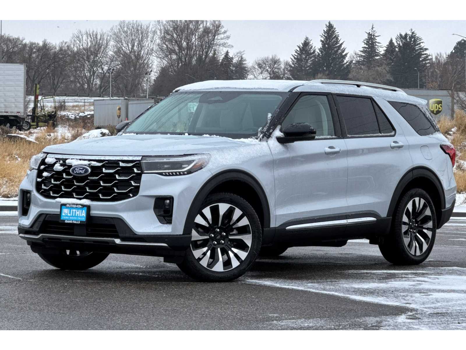 2026 Ford Explorer Platinum's photo