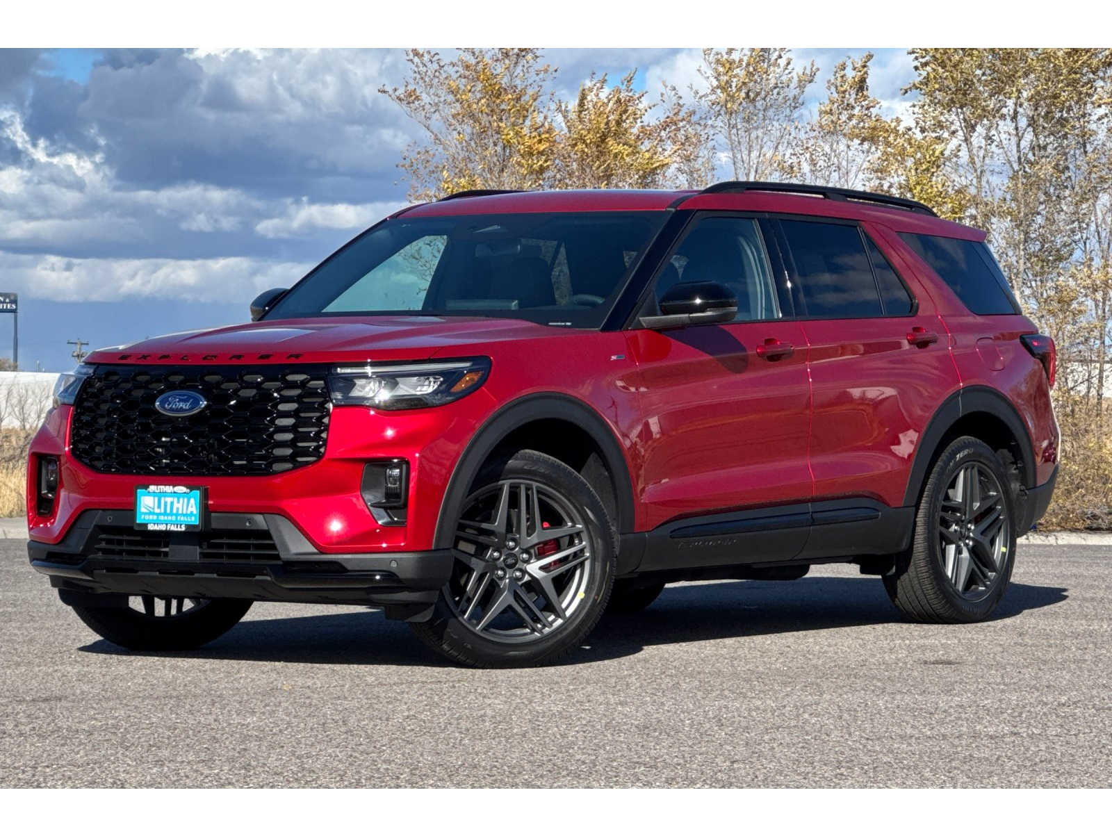 2026 Ford Explorer ST-LINE's photo