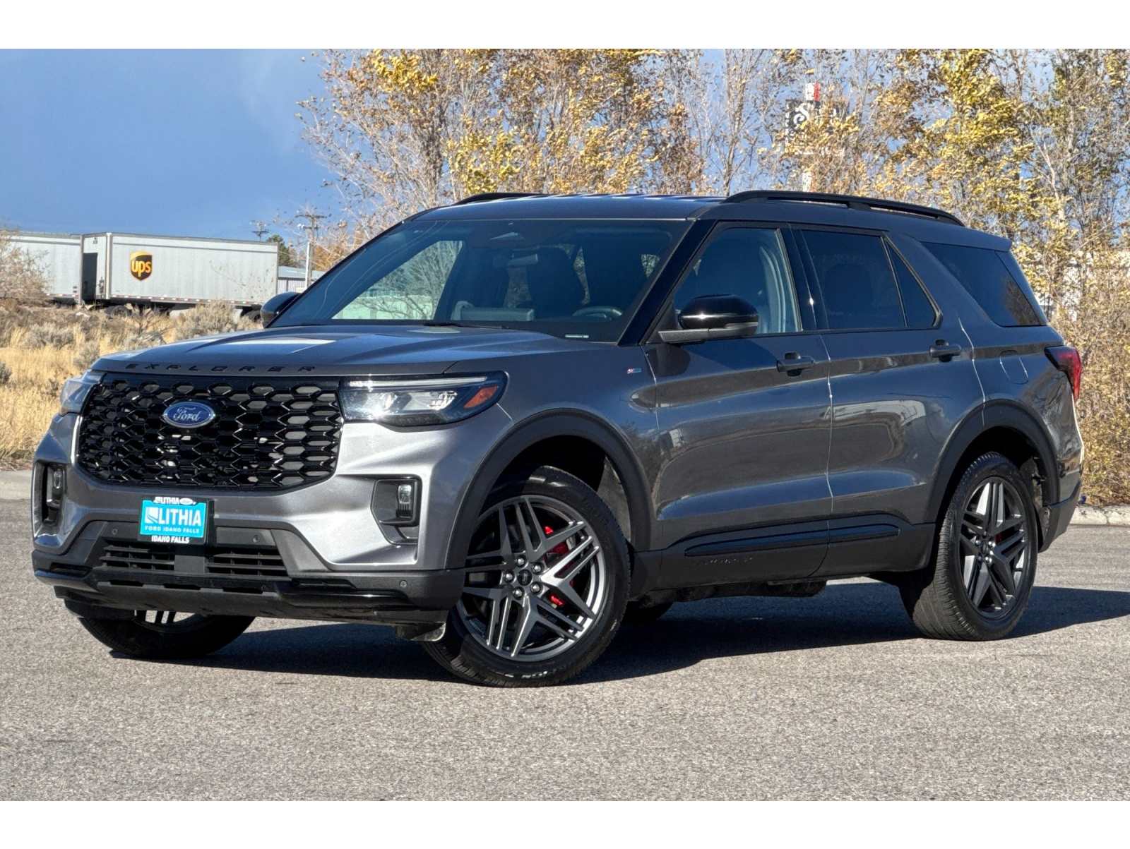 2025 Ford Explorer ST-LINE's photo