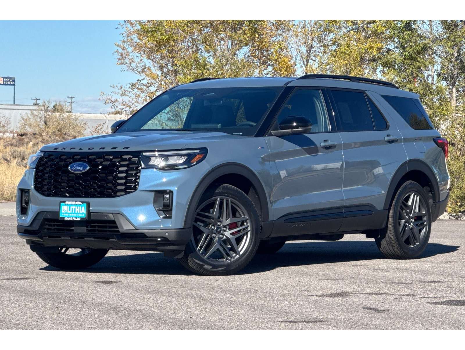 2026 Ford Explorer ST-LINE's photo