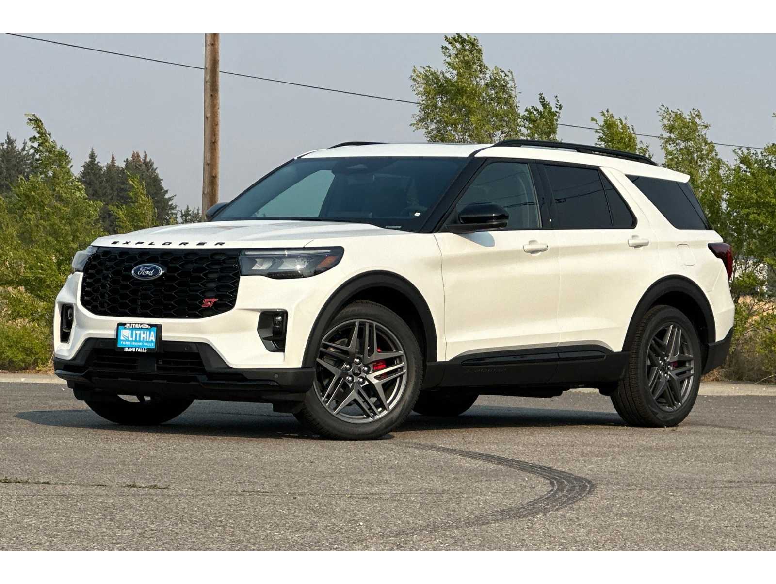 2025 Ford Explorer ST's photo