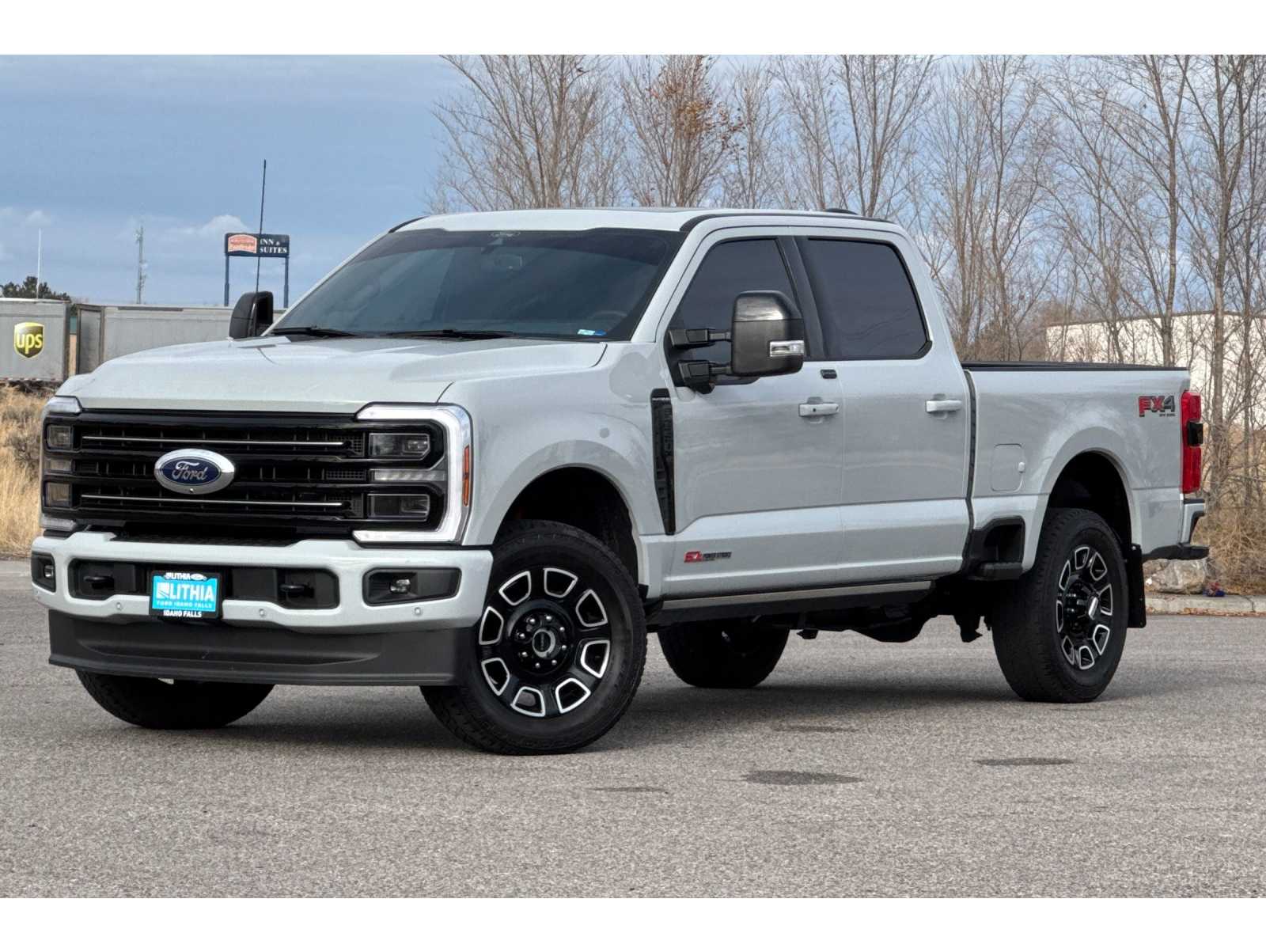 2025 Ford F-350 Super Duty Platinum's photo