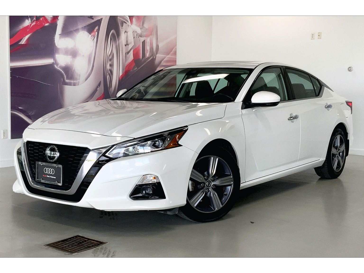 2022 Nissan Altima SL's photo