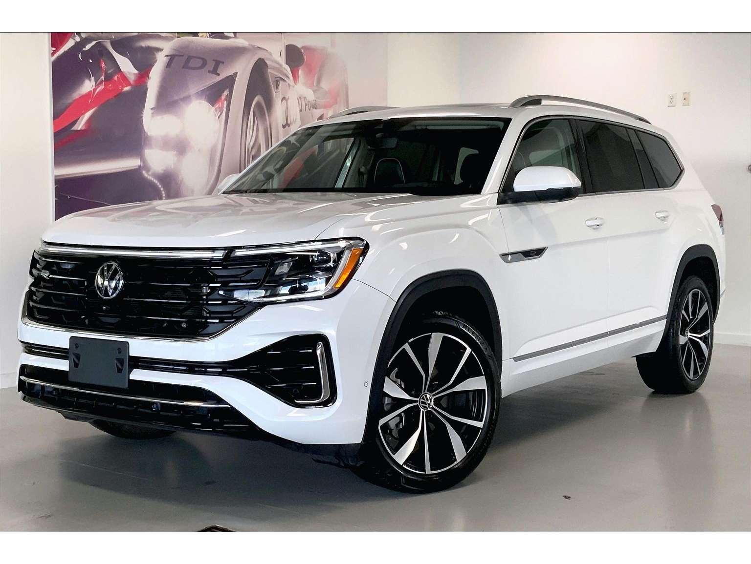 2024 Volkswagen Atlas SEL Premium R-Line's photo