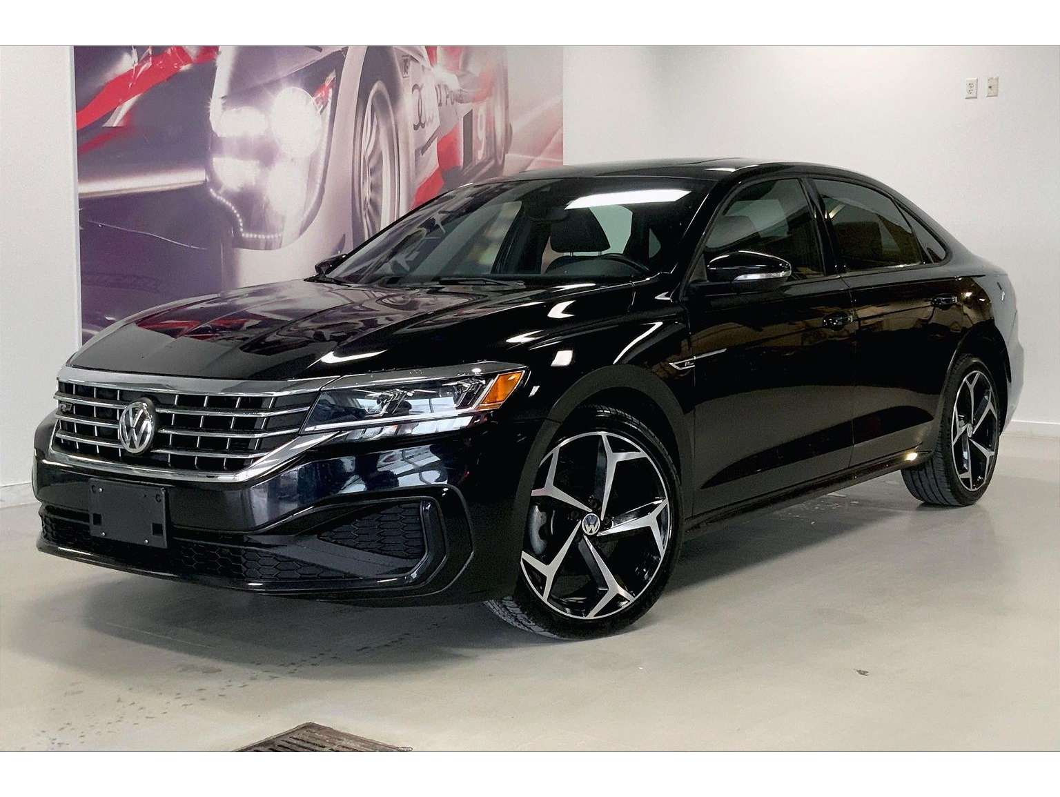 2022 Volkswagen Passat R-Line's photo