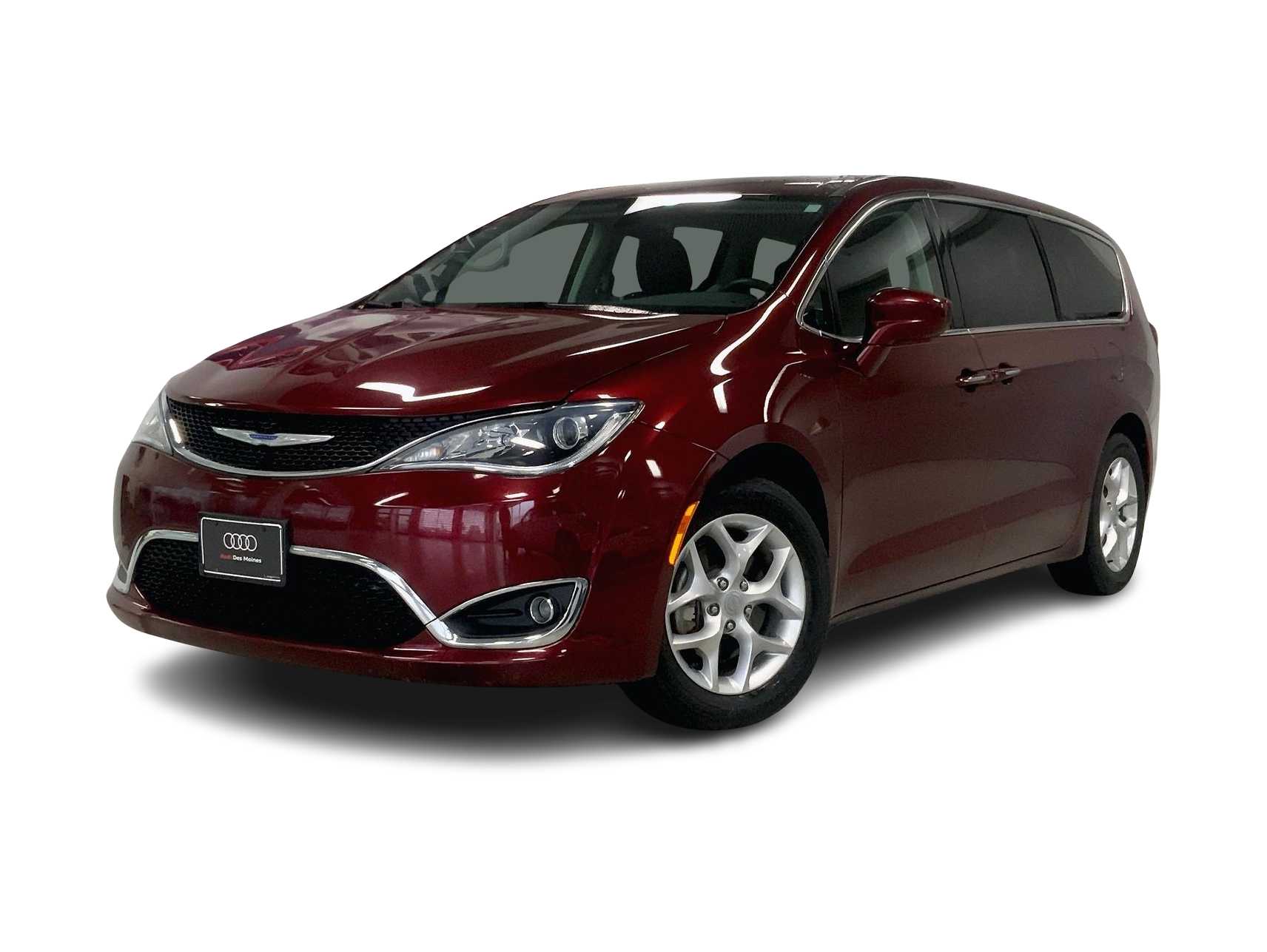 2019 Chrysler Pacifica Touring Plus -
                  Johnston, IA