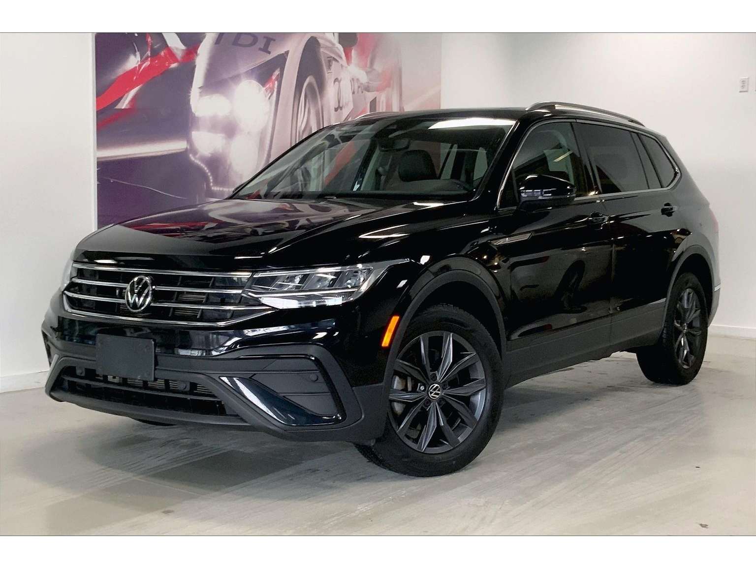 2022 Volkswagen Tiguan SE's photo