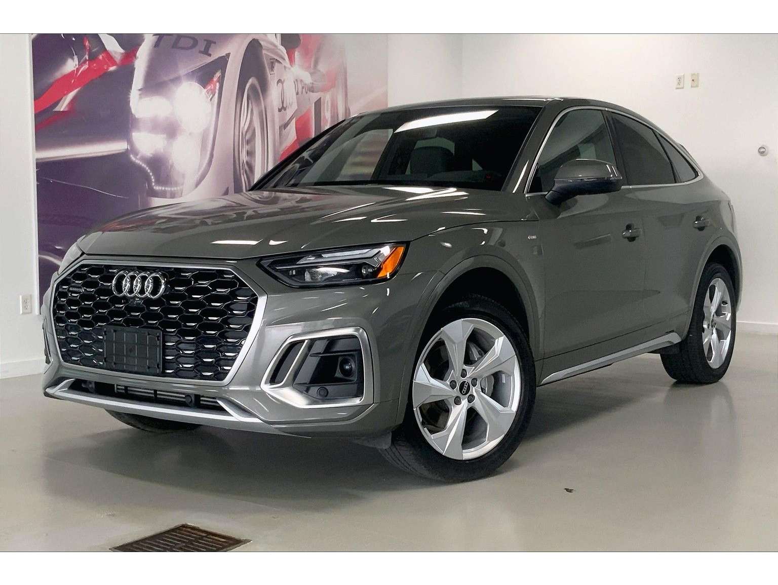 2023 Audi Q5 Sportback Premium Plus's photo