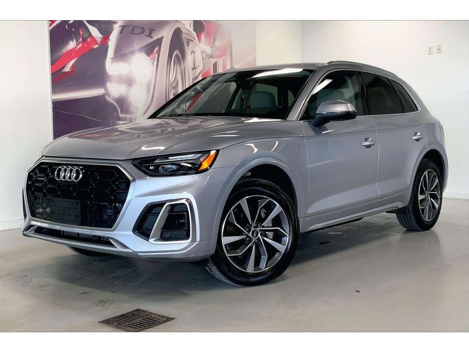 2022 Audi Q5 Premium Plus's photo