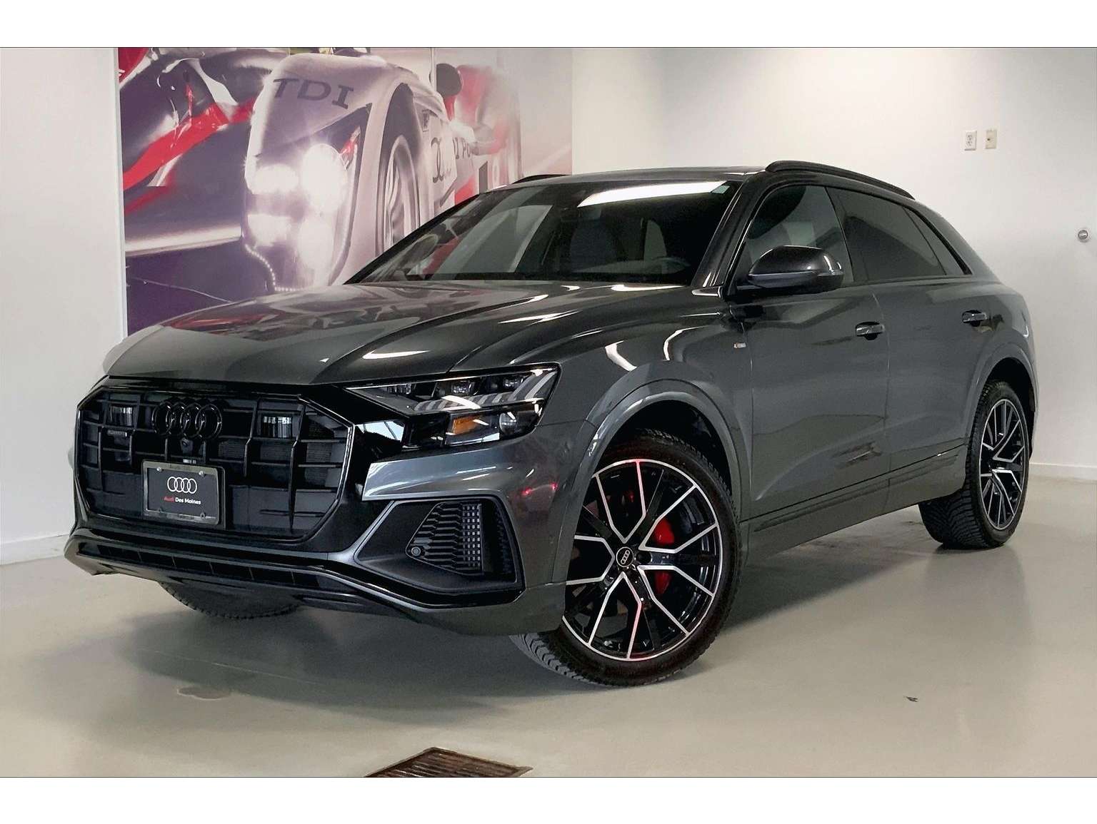2022 Audi Q8 Premium Plus