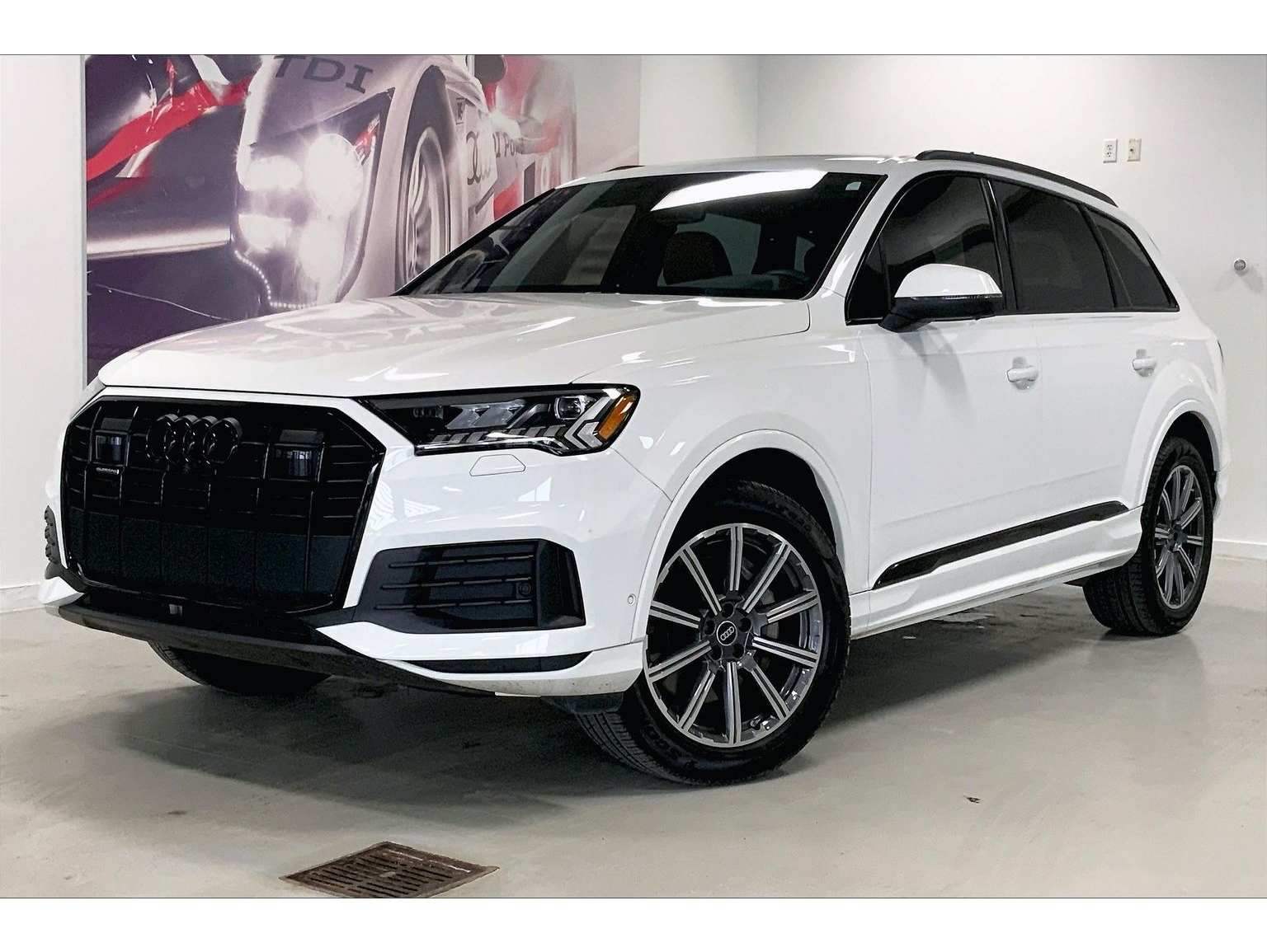 2023 Audi Q7 Premium Plus's photo