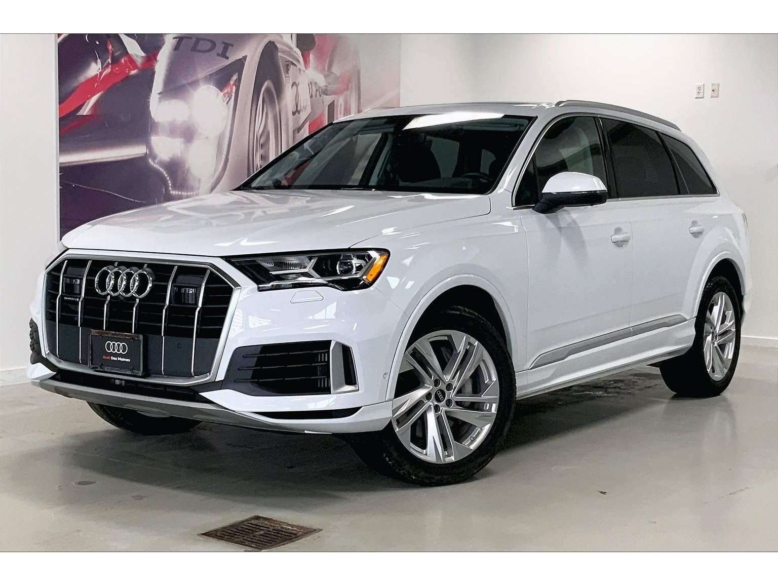 2023 Audi Q7 Premium Plus's photo