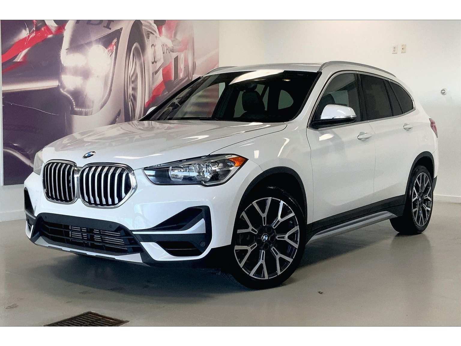 2022 BMW X1 28i's photo