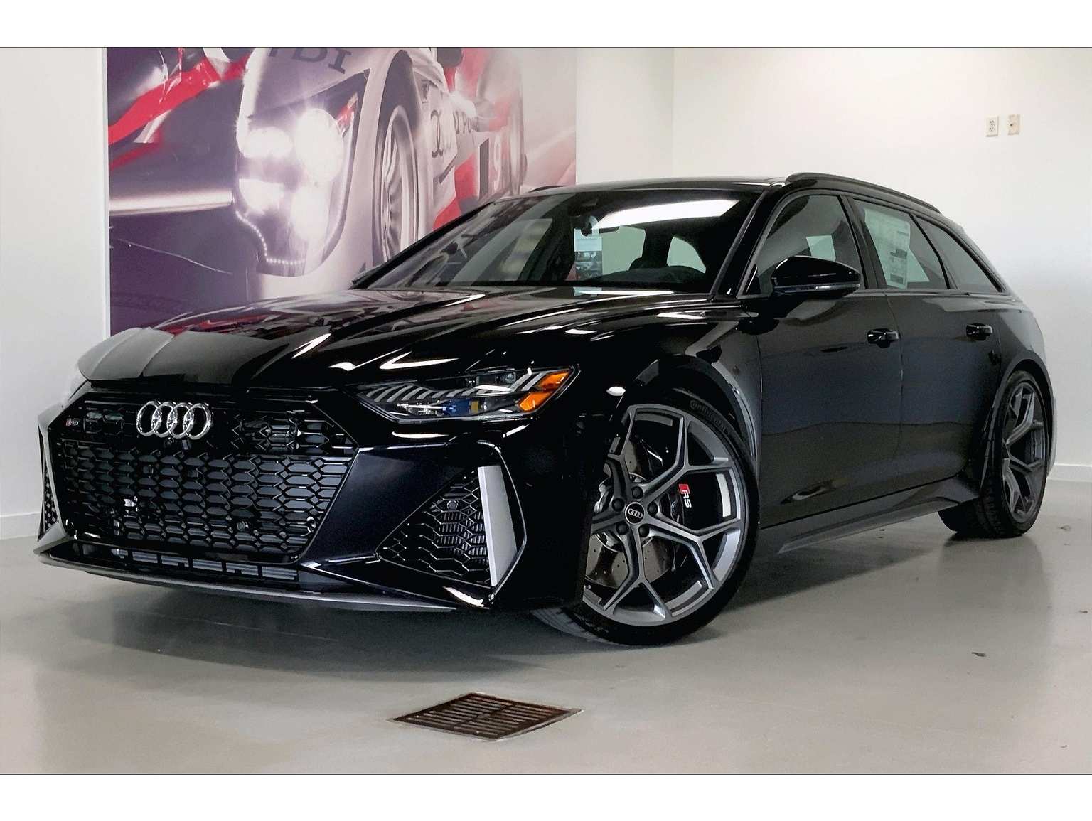 2026 Audi RS 6 Avant Base's photo