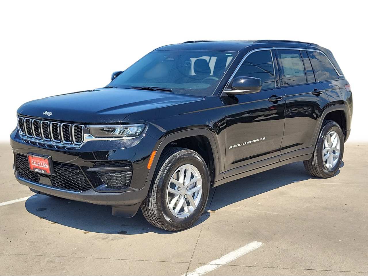 2025 Jeep Grand Cherokee Laredo's photo