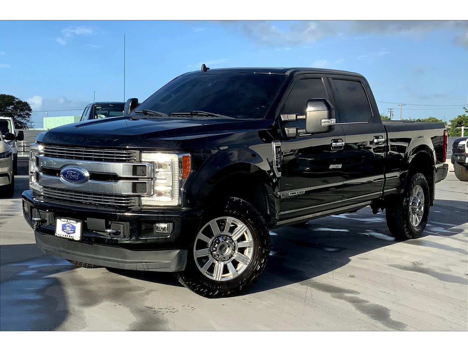 2019 Ford F-350 Super Duty Limited's photo