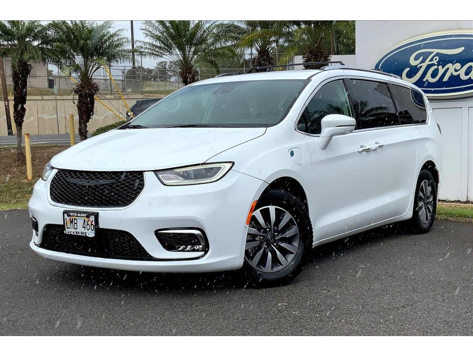 2021 Chrysler Pacifica Hybrid Touring L's photo