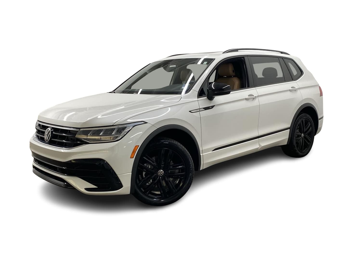 Thumbnail: 2022 Volkswagen Tiguan - 1