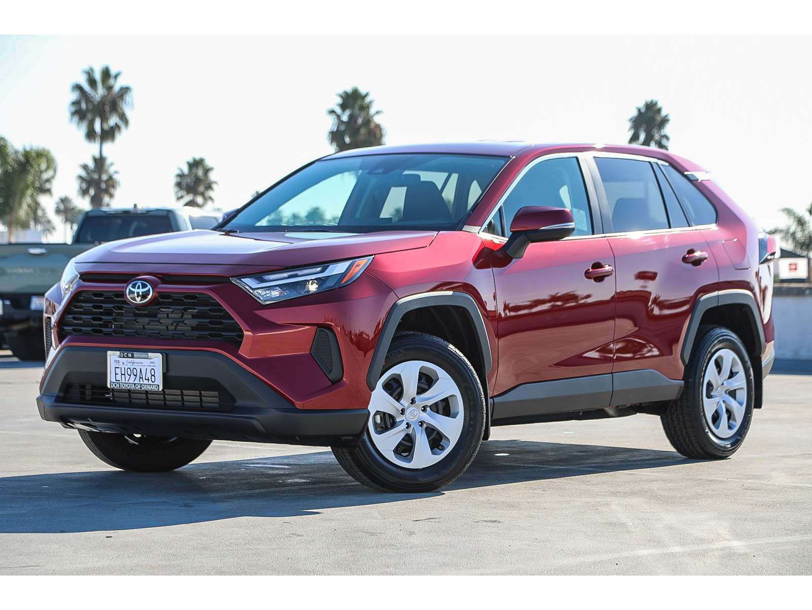 2025 Toyota RAV4 LE's photo