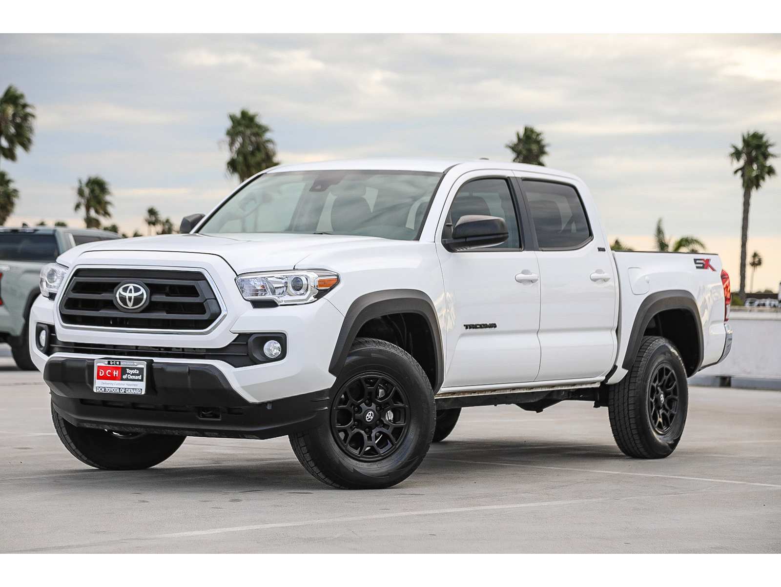 2023 Toyota Tacoma SR5's photo