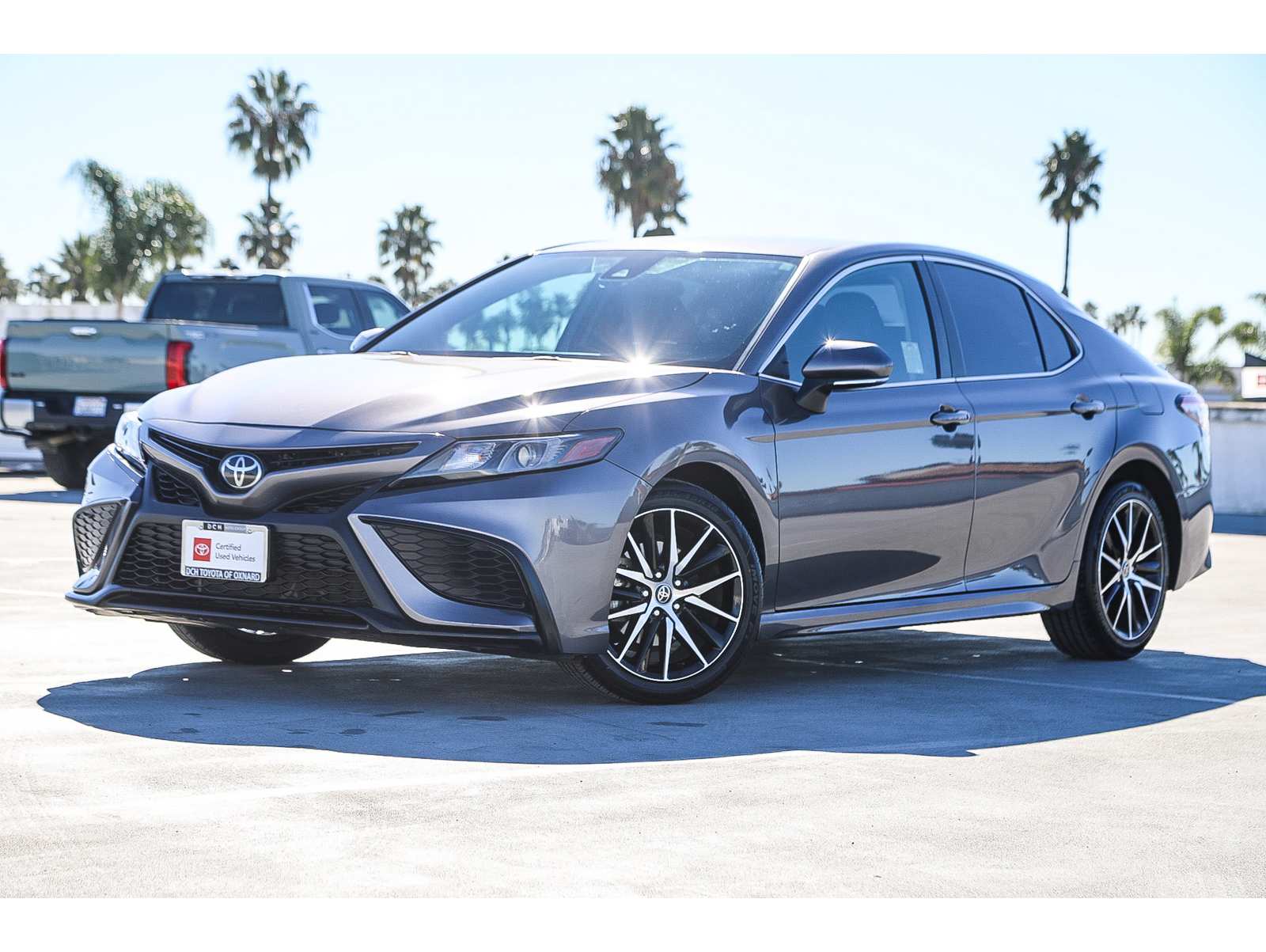2024 Toyota Camry SE's photo