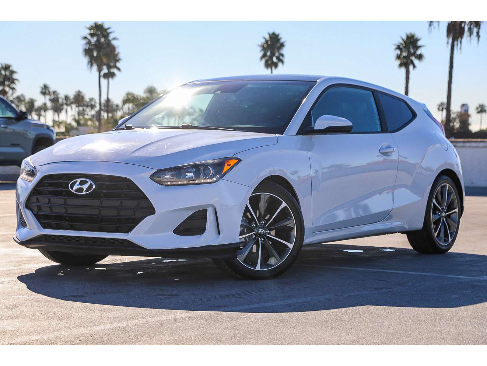 2019 Hyundai Veloster Premium's photo
