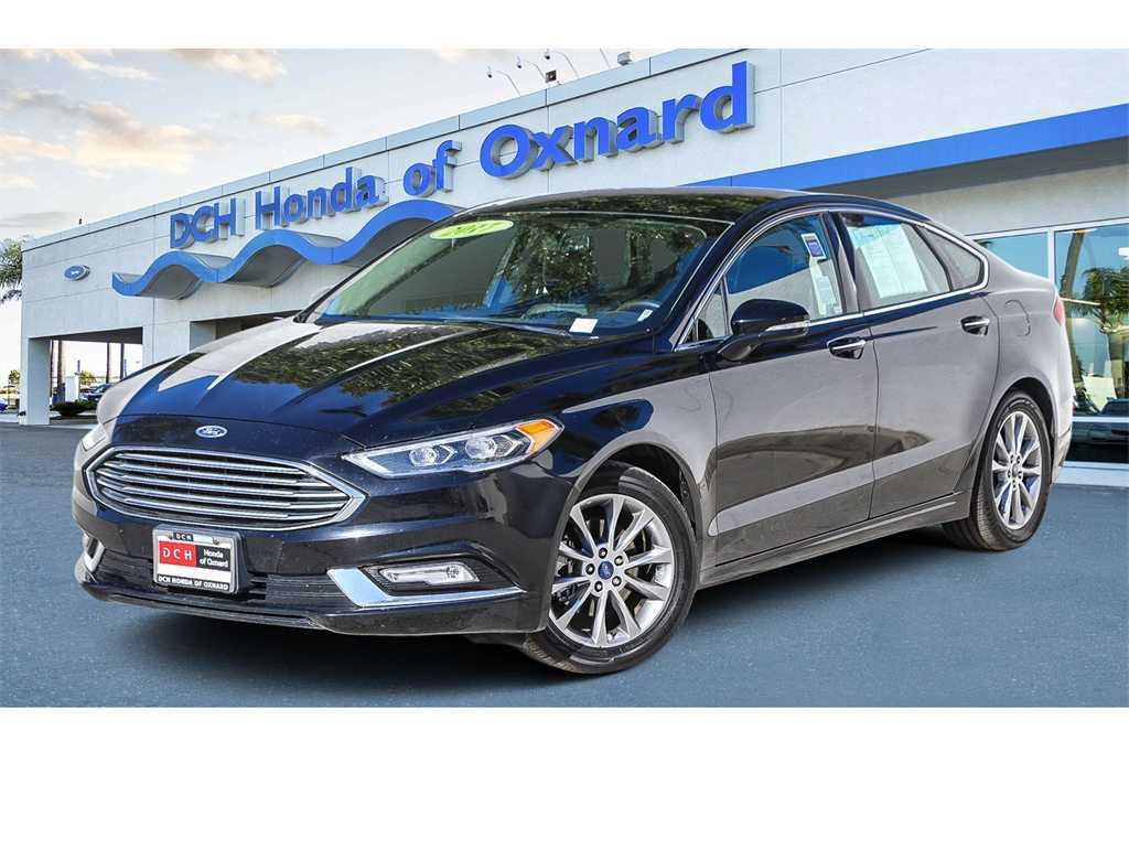 2017 Ford Fusion SE's photo