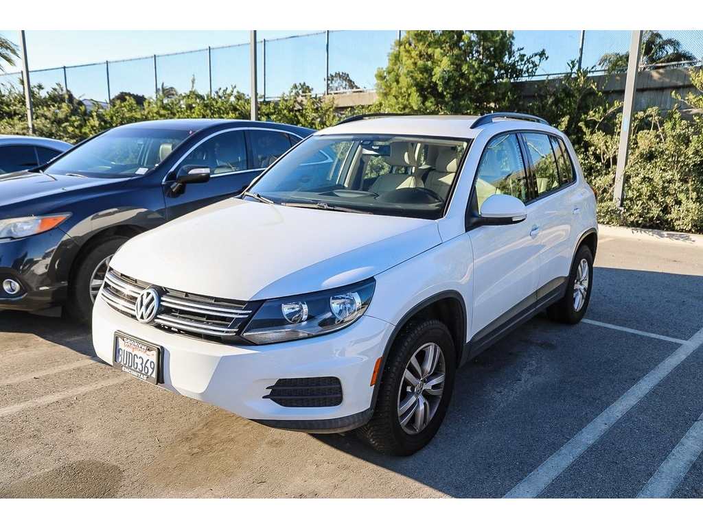 2017 Volkswagen Tiguan S's photo