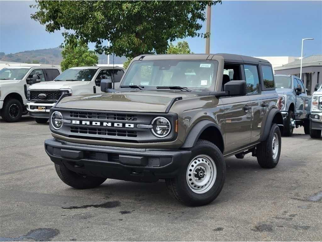 2025 Ford Bronco 4-Door Base's photo