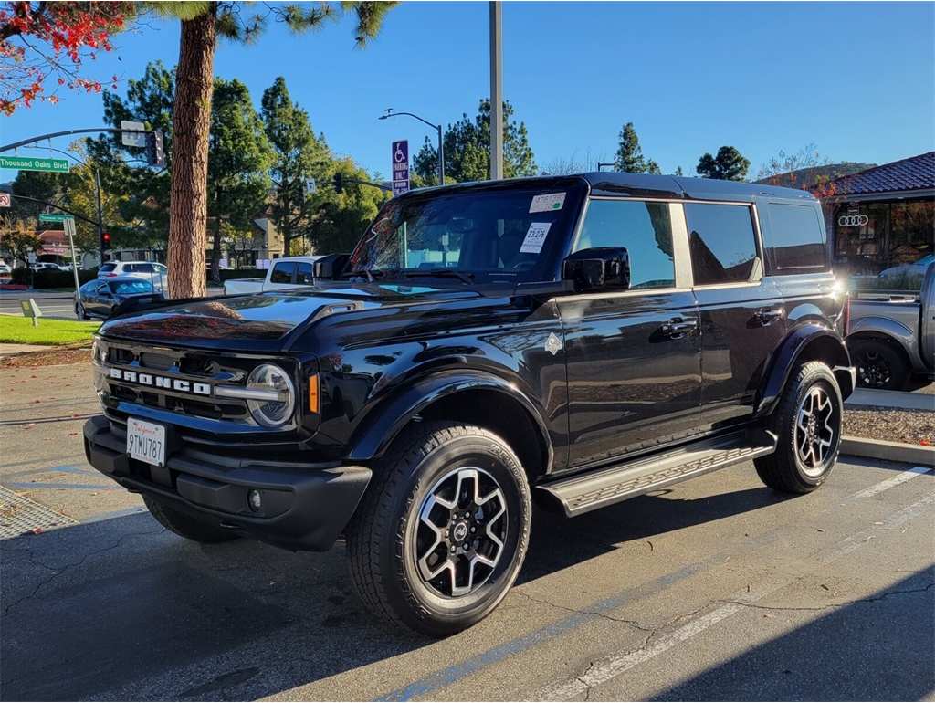 2025 Ford Bronco Outer Banks's photo
