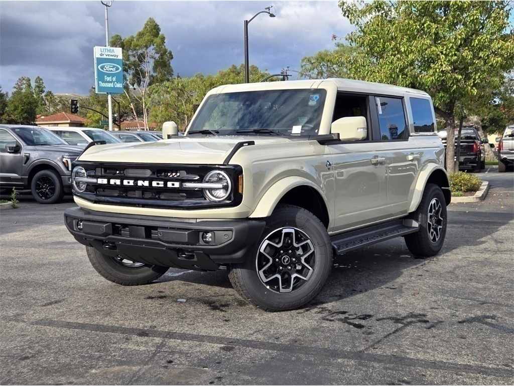2025 Ford Bronco 4-Door Outer Banks's photo