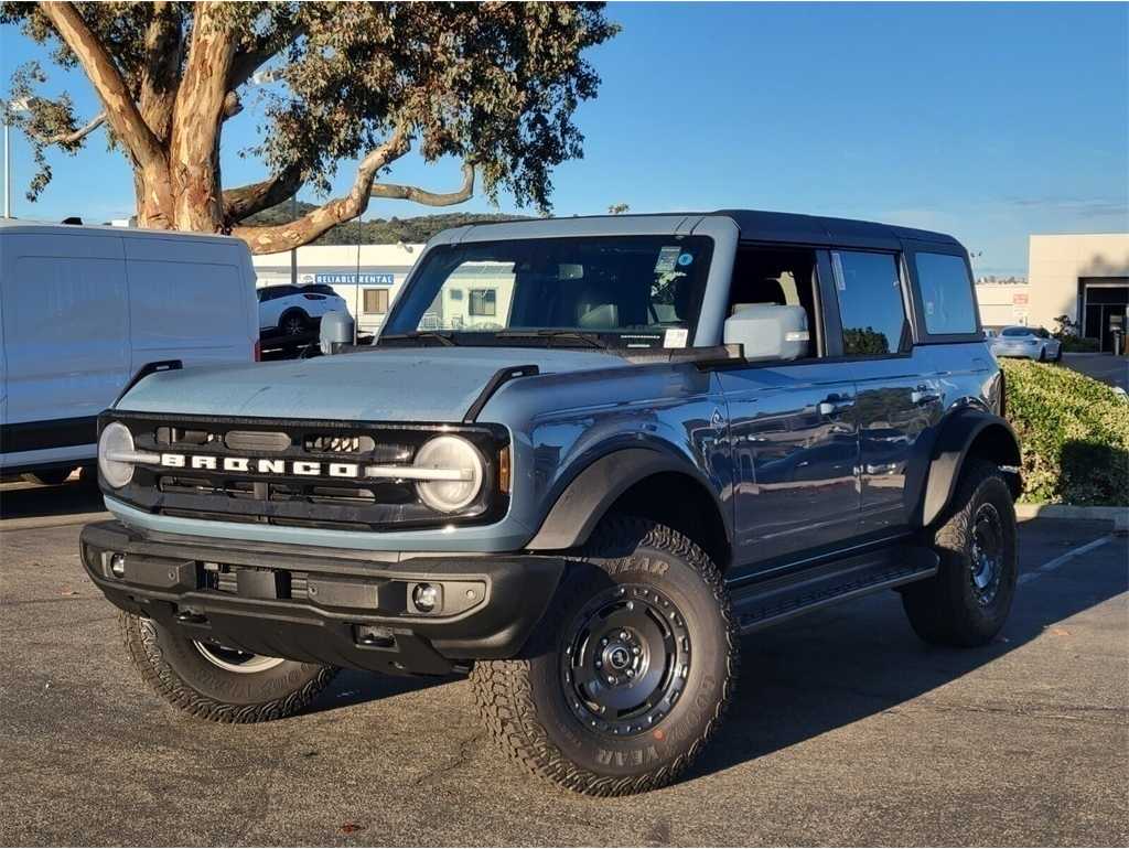 2025 Ford Bronco 4-Door Outer Banks's photo