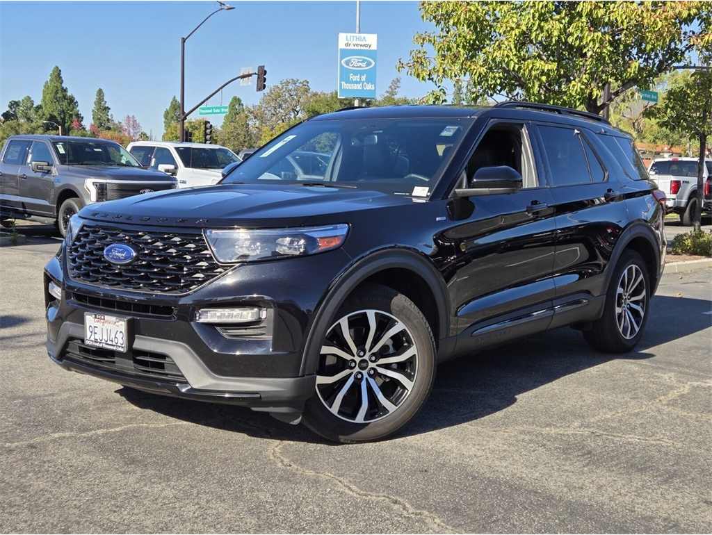 2022 Ford Explorer ST-LINE's photo