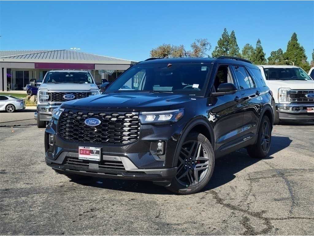 2026 Ford Explorer ST-LINE's photo