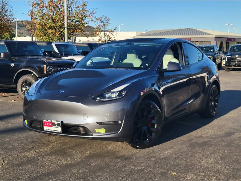 2023 Tesla Model Y Long Range's photo
