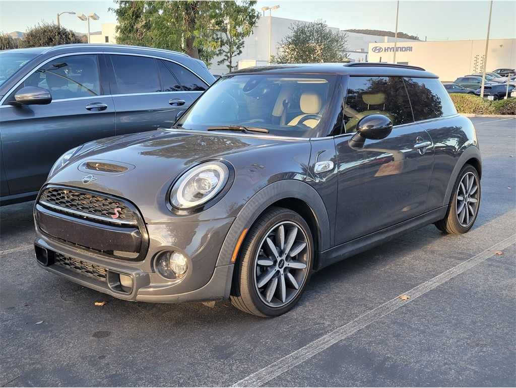 2019 MINI Hardtop 2 Door S's photo