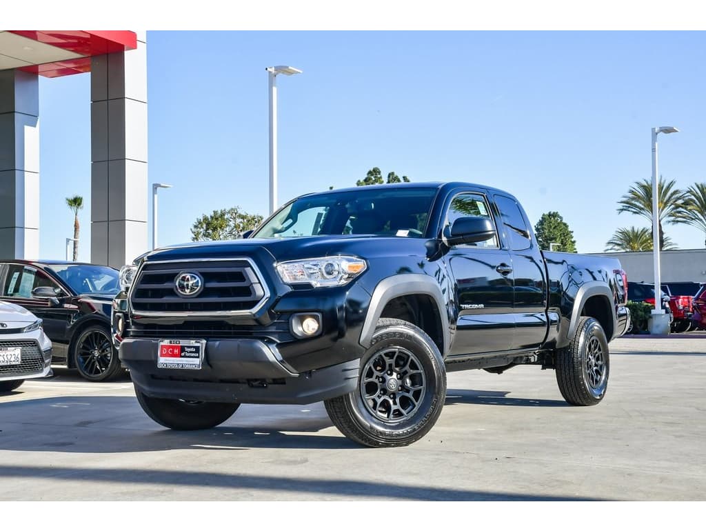 2023 Toyota Tacoma SR5's photo