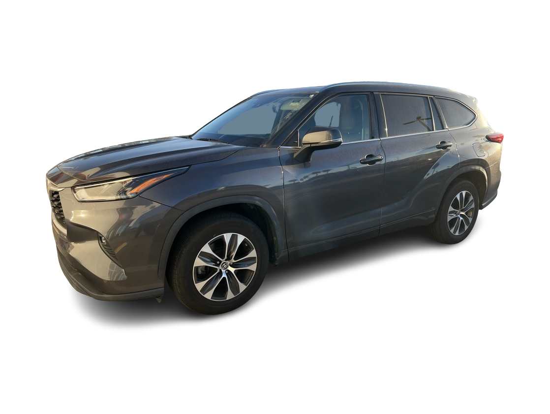 2021 Toyota Highlander XLE Hero Image