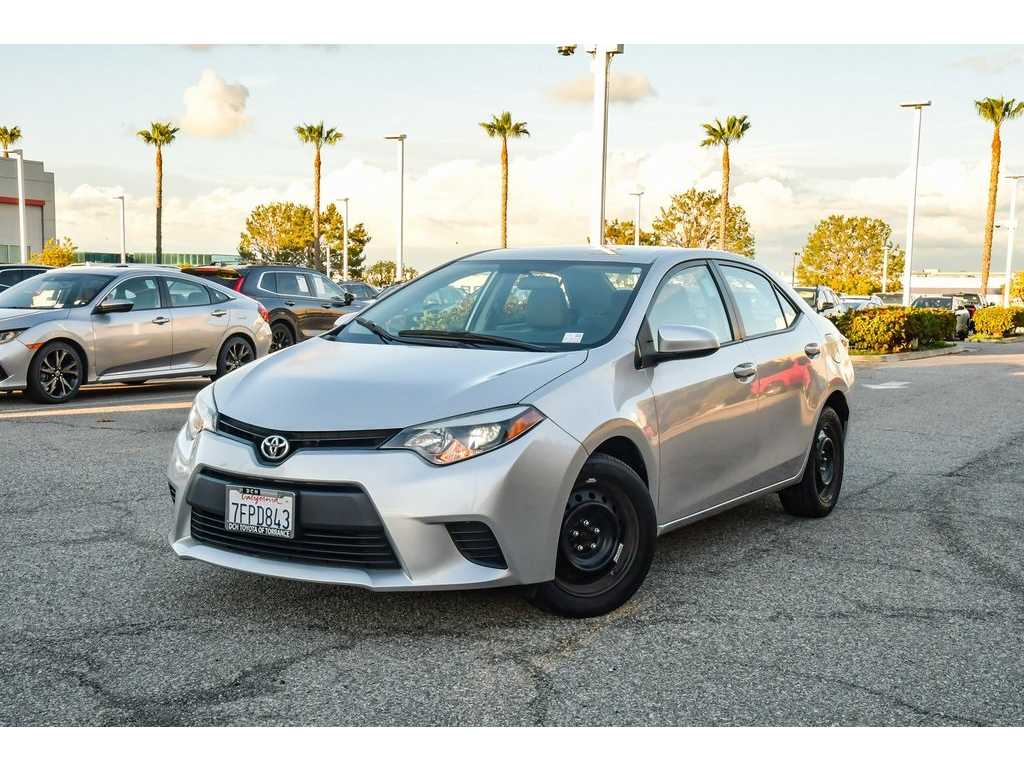 2014 Toyota Corolla LE's photo