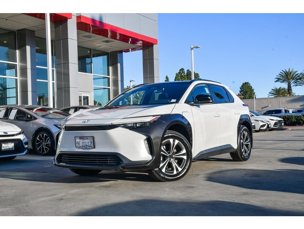 2023 Toyota bZ4X XLE's photo