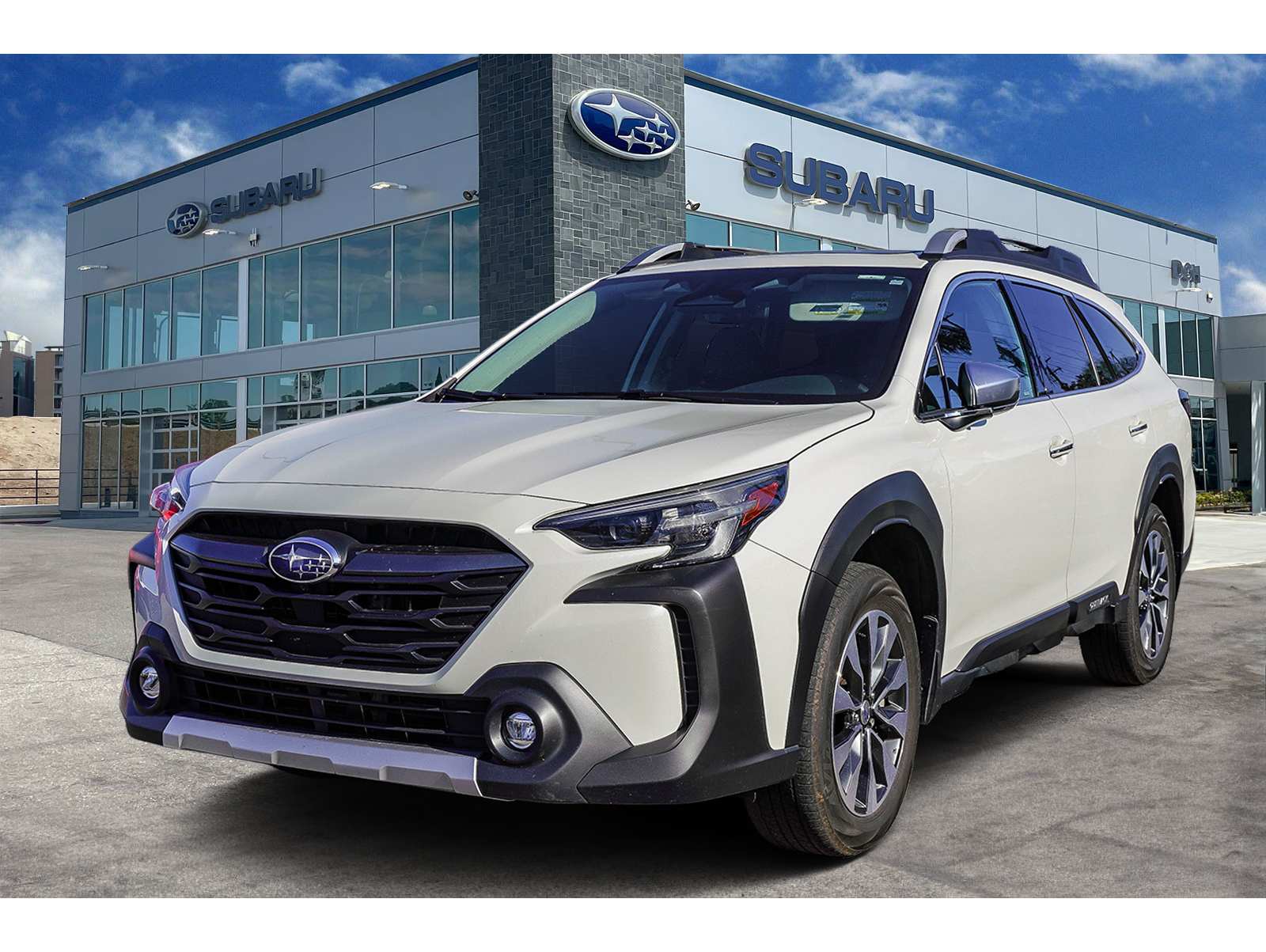 2023 Subaru Outback Touring's photo