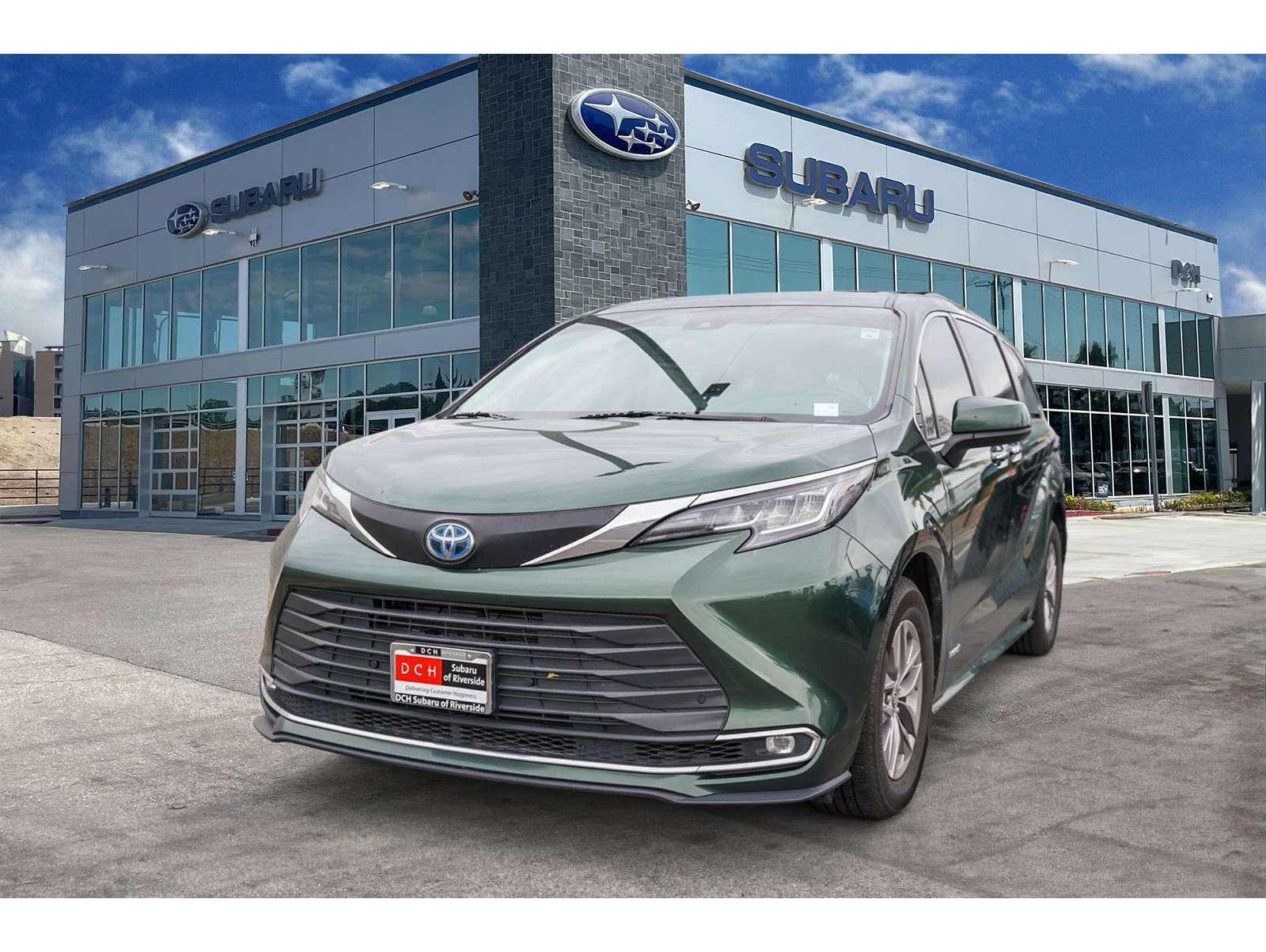 2021 Toyota Sienna XLE's photo