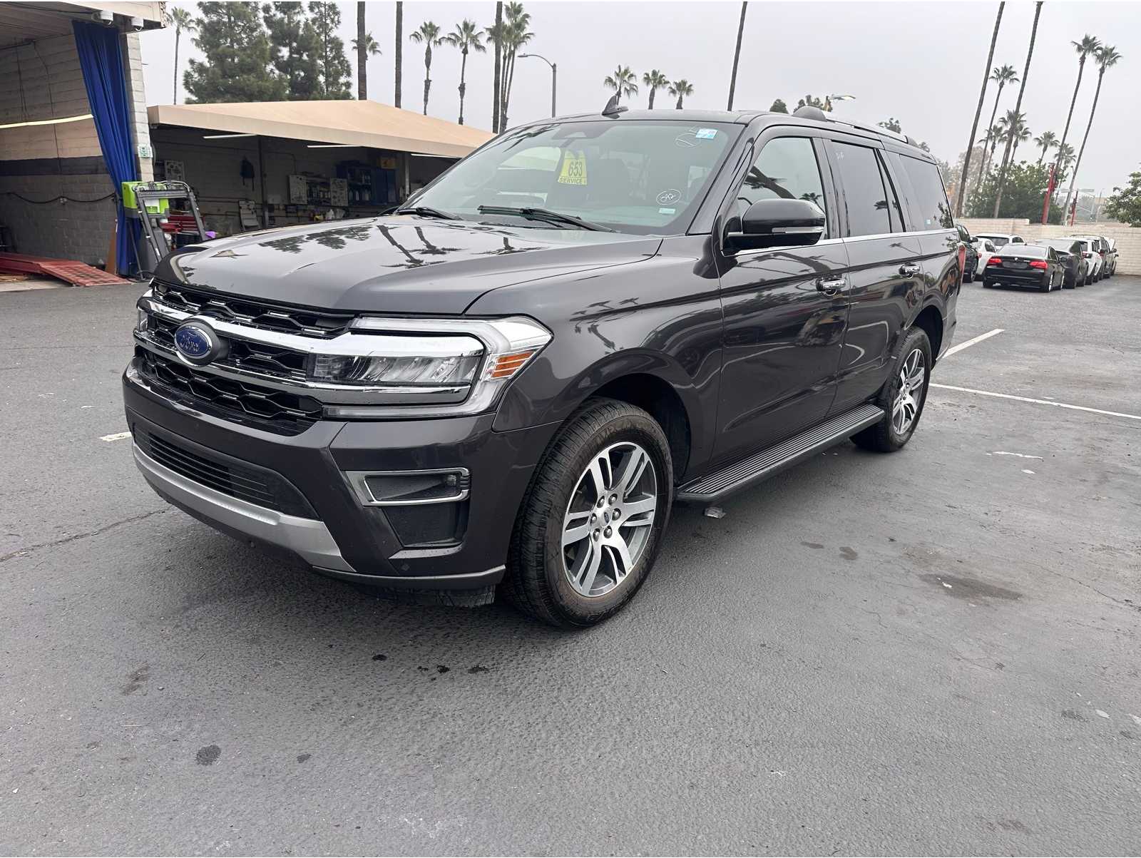 2024 Ford Expedition Limited's photo