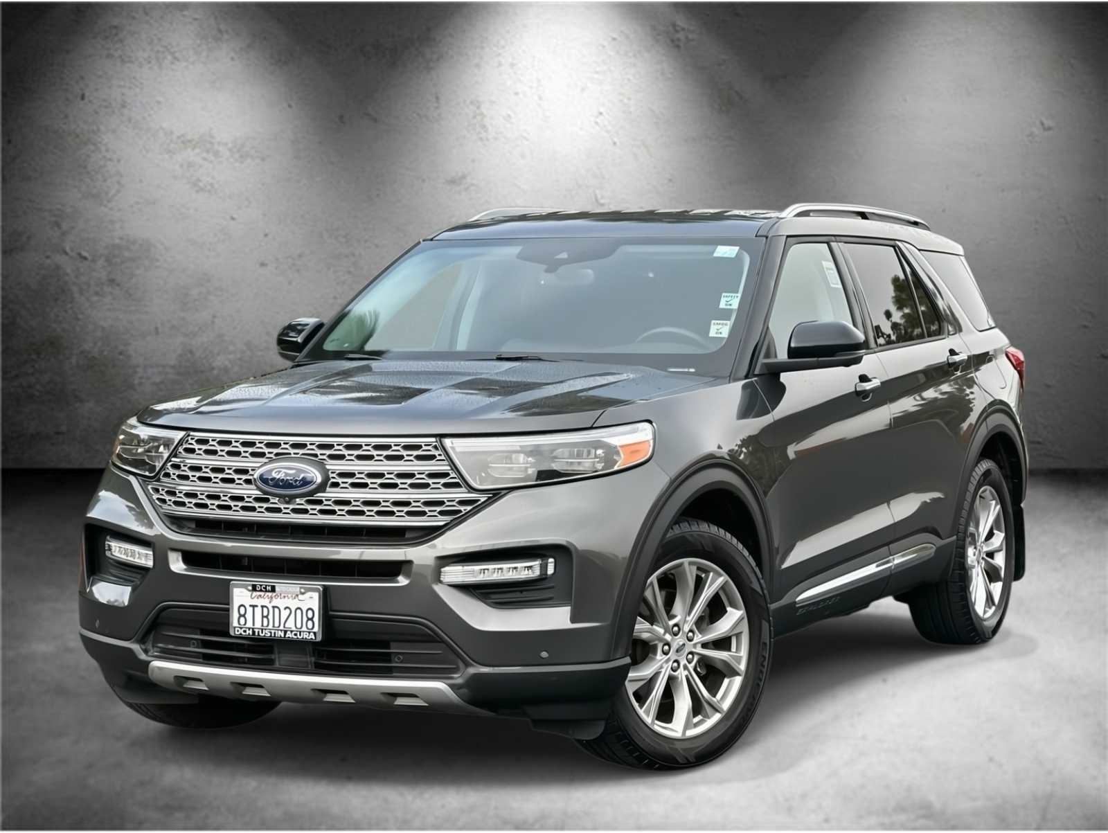 2020 Ford Explorer Limited's photo