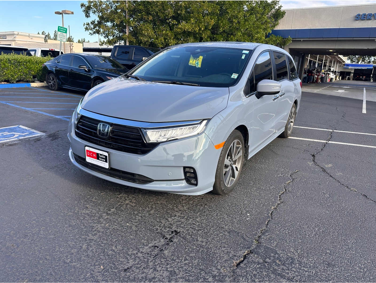 2024 Honda Odyssey Touring's photo