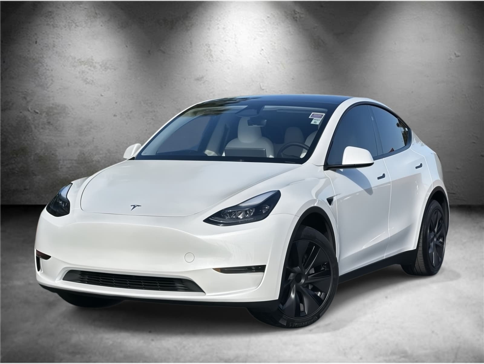 2025 Tesla Model Y Long Range's photo
